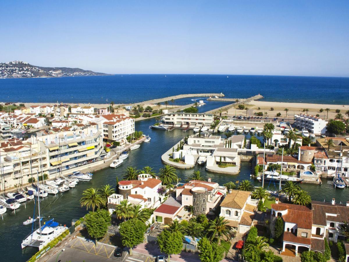 Holiday Home Requesens Canal Empuriabrava Exterior foto